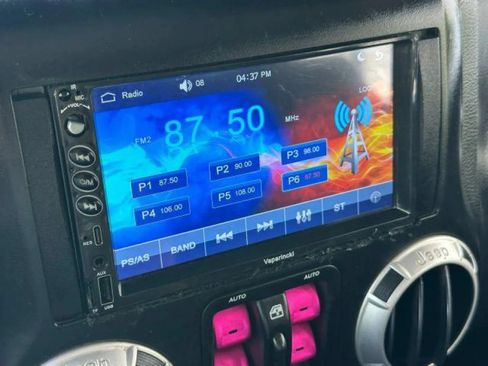 Used 2013 Jeep Wrangler Unlimited Rubicon w/ Connectivity Group AWD/4WD image 31