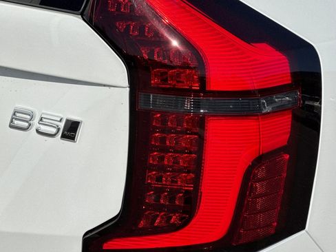 New 2026 Volvo XC90 B5 Core w/ Protection Package image 34