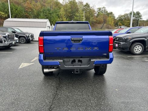 New 2025 Toyota Tacoma TRD Sport image 4
