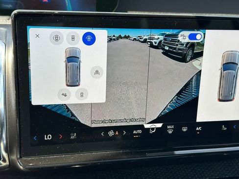 Used 2025 Ford Expedition Max Platinum w/ Stealth Appearance Package image 35