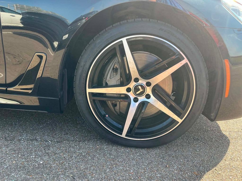 Used 2018 BMW 750i xDrive AWD/4WD image 7