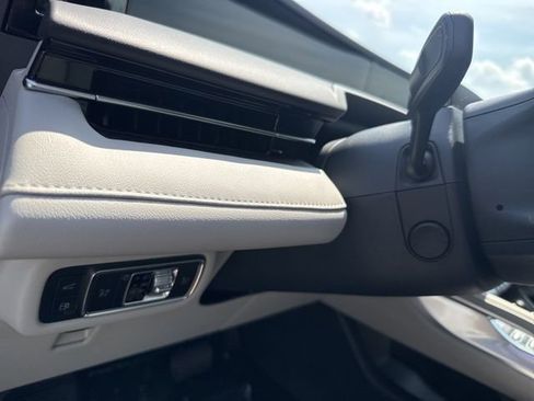 Used 2026 Lincoln Nautilus Premier w/ Equipment Group 102A image 14