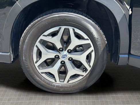 Used 2023 Subaru Forester Premium AWD/4WD image 46
