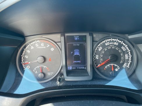 Used 2018 Toyota Tacoma SR w/ SR Convenience Package RWD image 13