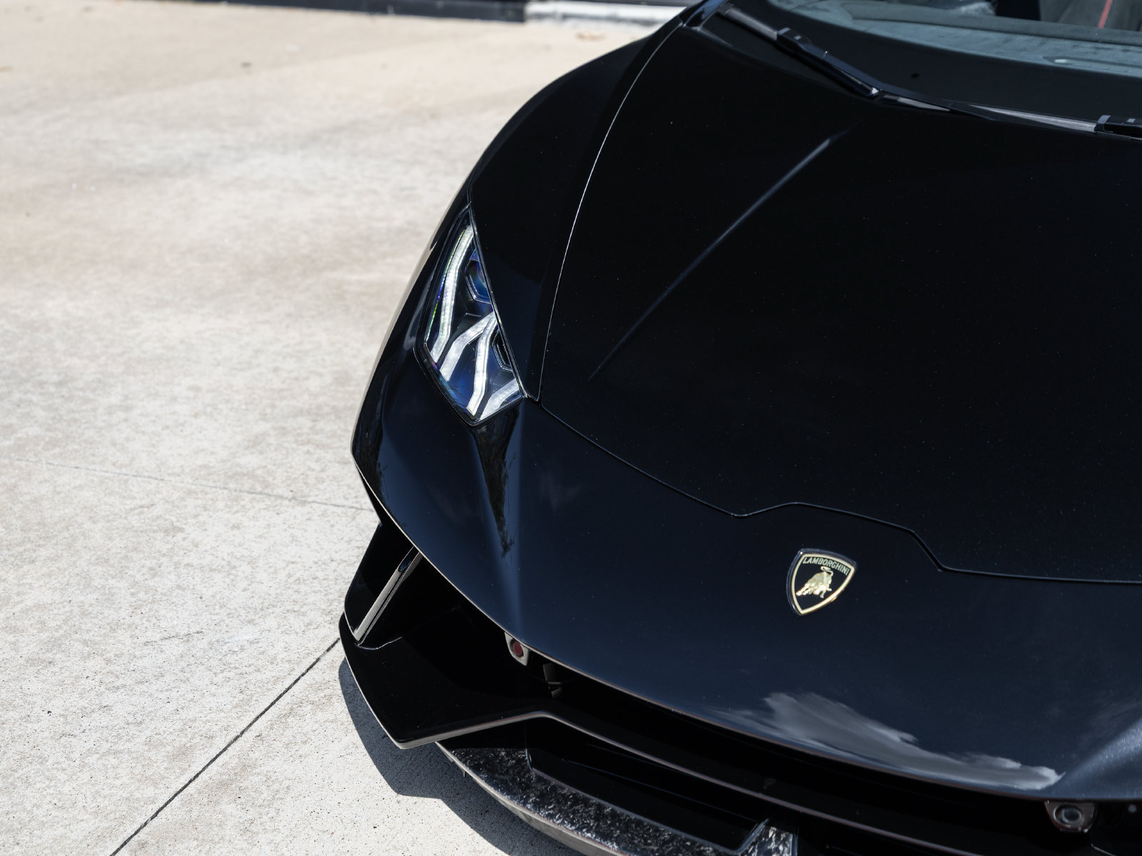 Used 2019 Lamborghini Huracan Performante AWD/4WD image 21