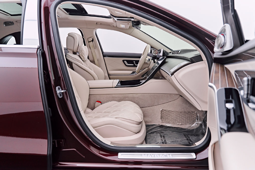 Used 2024 Mercedes-Benz Maybach S 680 4MATIC image 33