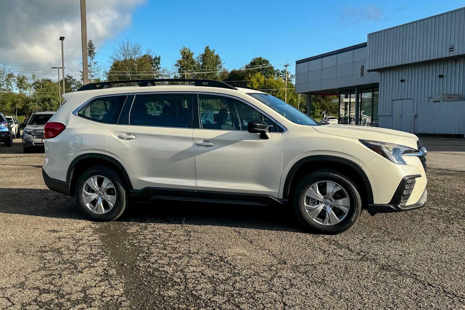 Certified 2023 Subaru Ascent 8-Passenger AWD/4WD image 2