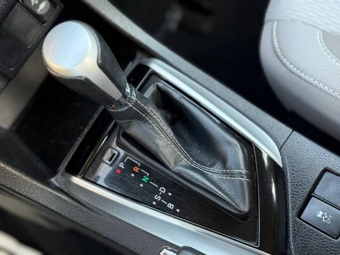 Used 2018 Toyota Corolla LE FWD image 31
