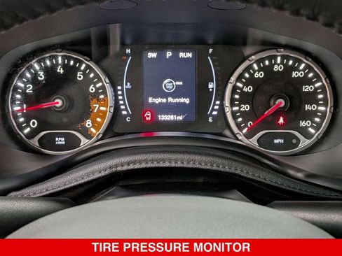 Used 2018 Jeep Renegade Latitude w/ Cold Weather Group AWD/4WD image 19