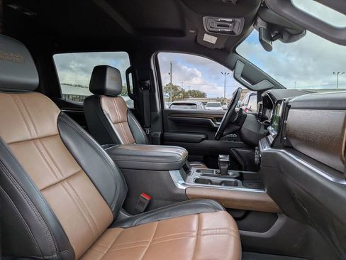 Used 2024 Chevrolet Silverado 1500 High Country image 19