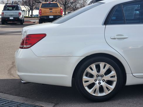 Used 2008 Toyota Avalon XLS image 6