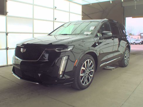 Used 2024 Cadillac XT6 Sport w/ Technology Package image 1