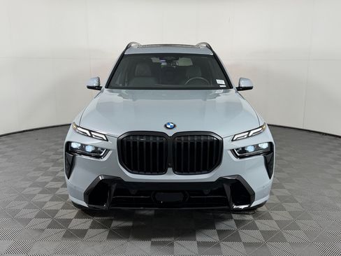 Used 2026 BMW X7 xDrive40i w/ M Sport Package AWD/4WD image 6