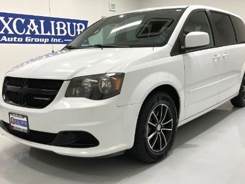 Used 2016 Dodge Grand Caravan SE FWD image 16