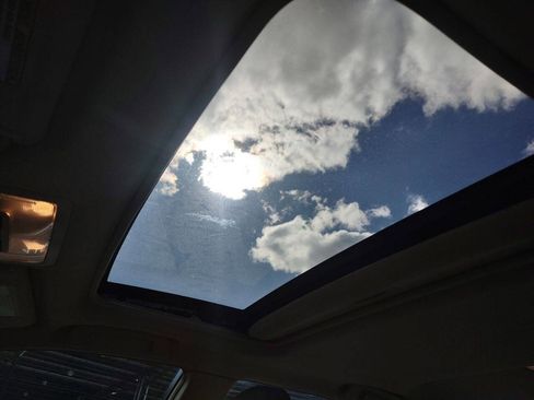 Used 2013 Toyota Camry XLE w/ Convenience Pkg image 10