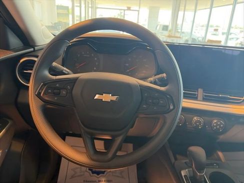 New 2026 Chevrolet Trax LS w/ LS Convenience Package FWD image 14