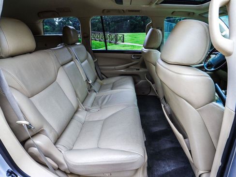 Used 2011 Lexus LX 570 4WD w/ Luxury Pkg image 45