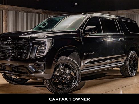 Used 2025 GMC Yukon XL Denali w/ Denali Reserve Package image 5