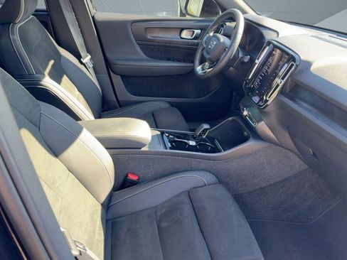 Certified 2023 Volvo C40 P8 Recharge Ultimate image 30