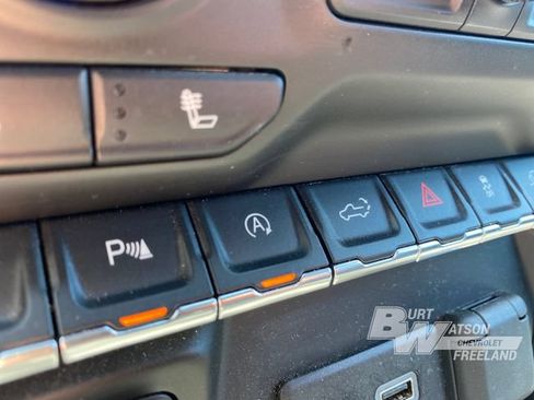 Used 2021 Chevrolet Silverado 1500 LT Trail Boss w/ Convenience Package II AWD/4WD image 30