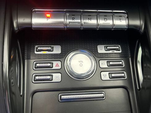 Used 2025 Lincoln Nautilus Reserve AWD/4WD image 55