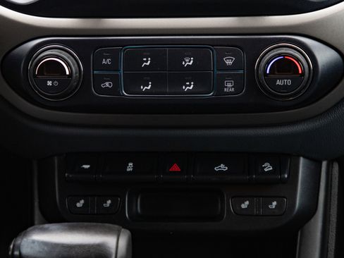 Used 2017 Chevrolet Colorado Z71 AWD/4WD image 17