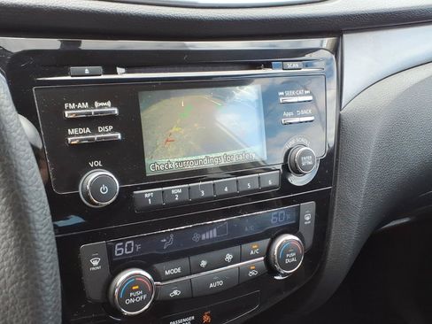 Used 2015 Nissan Rogue SV AWD/4WD image 20