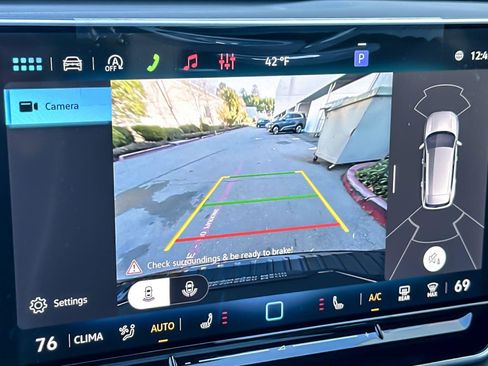 New 2026 Volkswagen Tiguan SE R-Line image 18