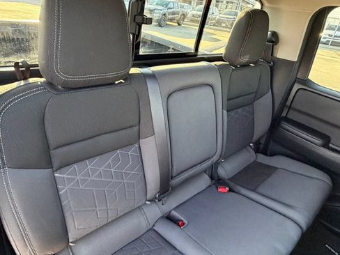 Certified 2025 Nissan Frontier SV w/ Tow Package RWD image 32