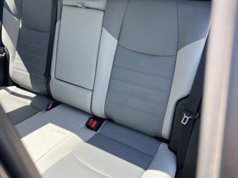 Used 2019 Toyota RAV4 Limited AWD/4WD image 17
