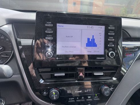 Used 2023 Toyota Camry SE w/ Cold Weather Package image 11