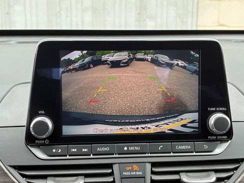 Used 2025 Nissan Altima 2.5 SV image 22