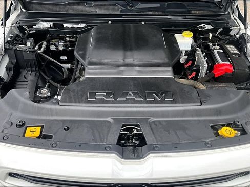 Used 2022 RAM 1500 Laramie AWD/4WD image 12