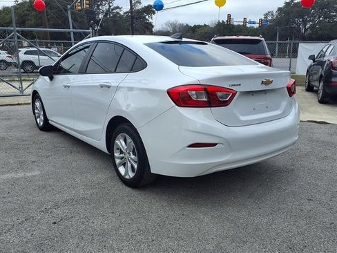 Used 2019 Chevrolet Cruze LS w/ LS Convenience Package FWD image 4
