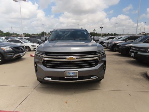Used 2021 Chevrolet Suburban LT w/ LT Signature Package AWD/4WD image 5