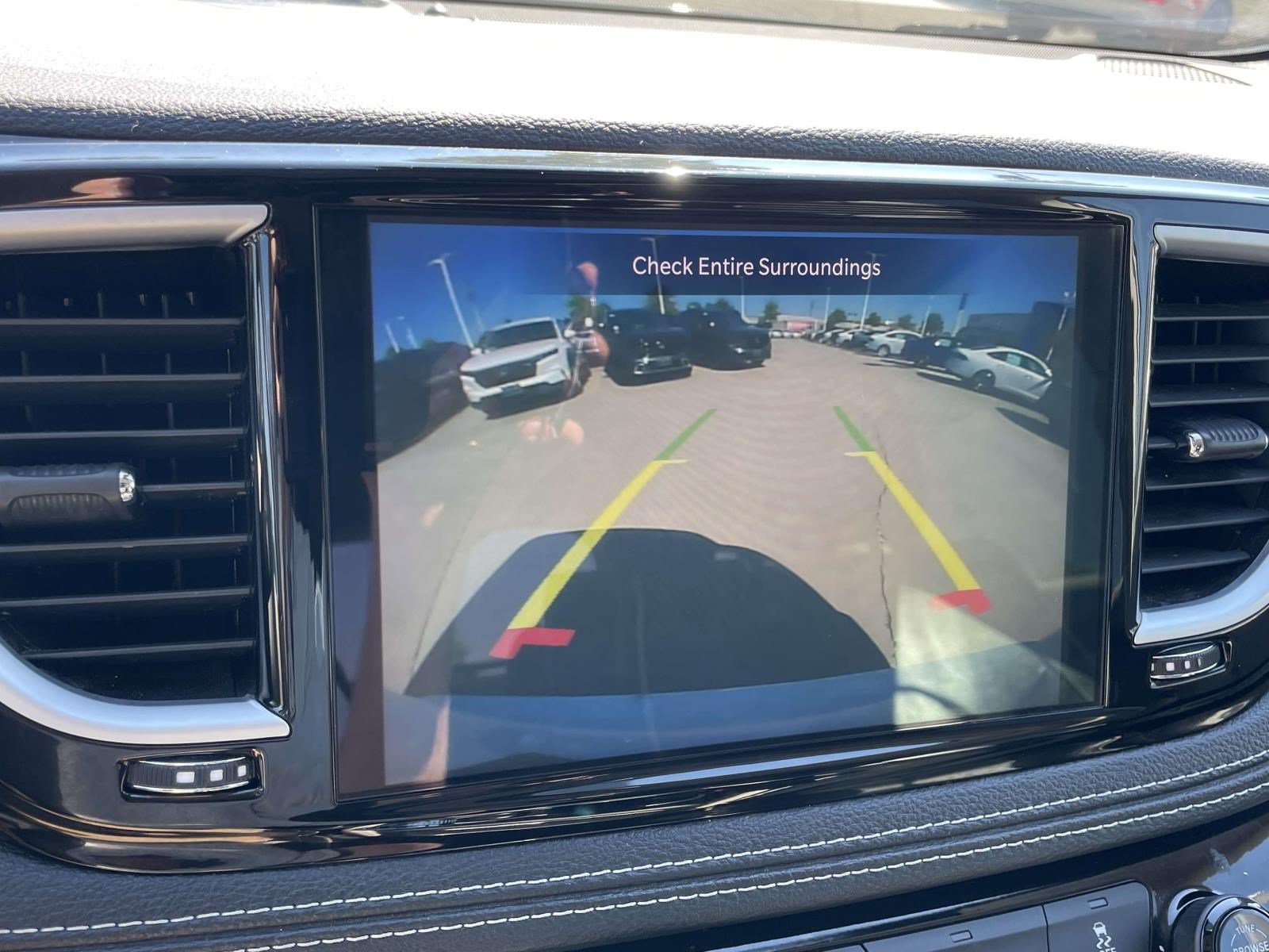 Used 2023 Chrysler Pacifica Limited FWD image 28