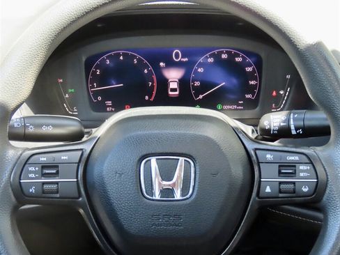 Used 2023 Honda Accord EX image 17