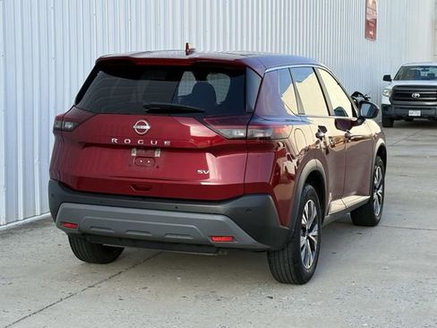 Used 2023 Nissan Rogue SV image 4