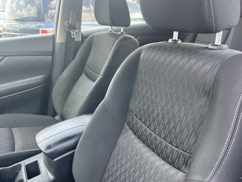 Used 2017 Nissan Rogue S FWD image 22