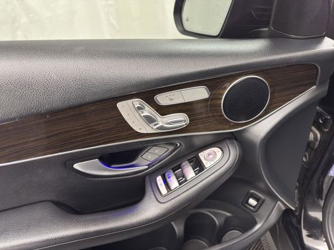 Used 2020 Mercedes-Benz GLC 300 GLC 300 w/ Parking Assistance Package image 14