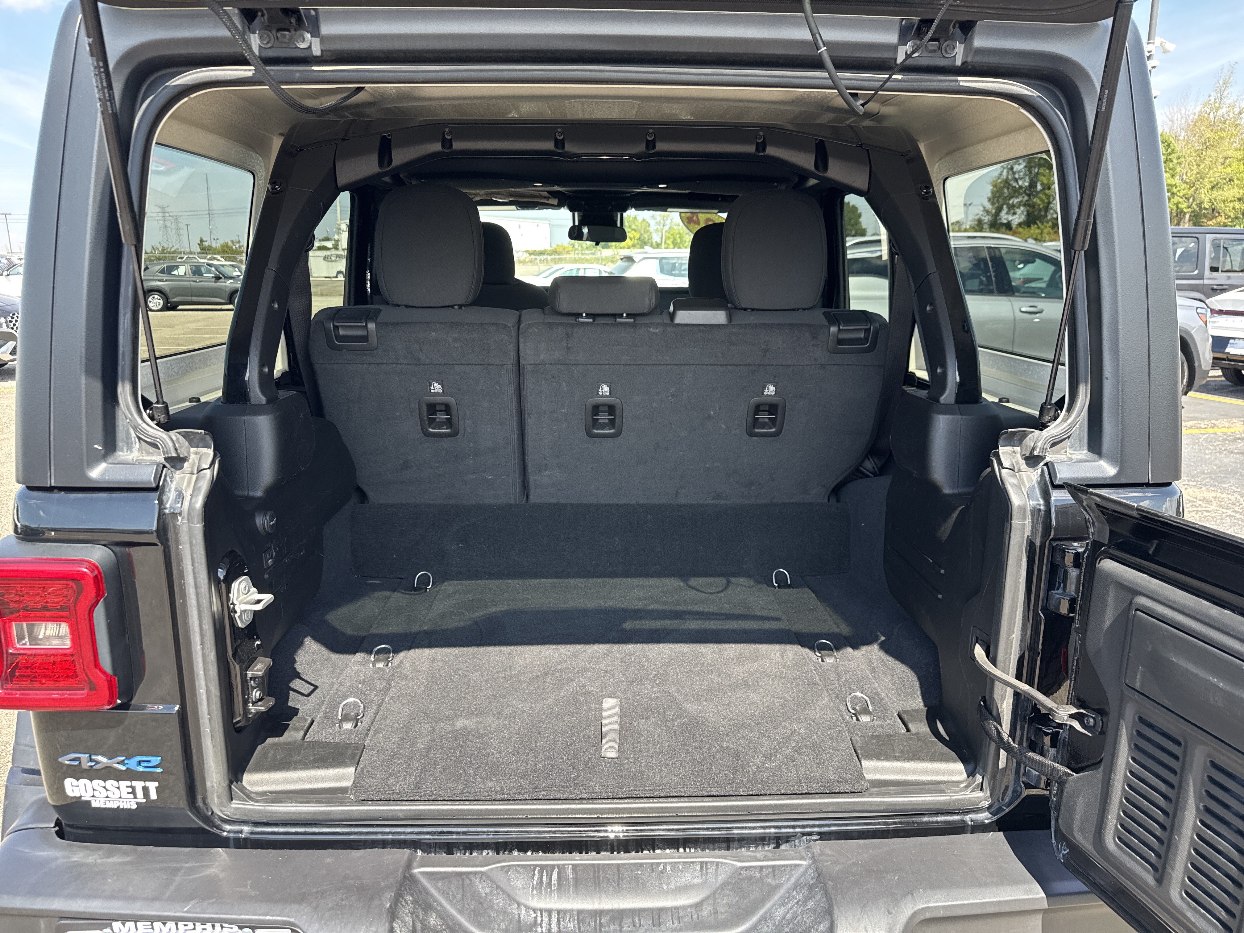 Used 2024 Jeep Wrangler Unlimited Rubicon 4xe AWD/4WD image 8