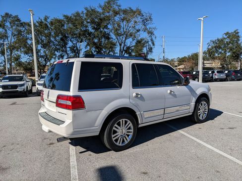 Used 2010 Lincoln Navigator Base image 8