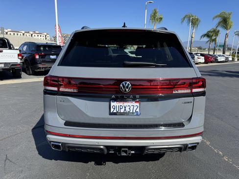 Used 2026 Volkswagen Atlas Peak Edition AWD/4WD image 9