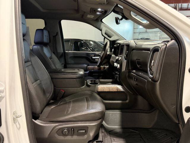 Used 2021 GMC Sierra 3500 Denali w/ Denali Ultimate Package AWD/4WD image 17