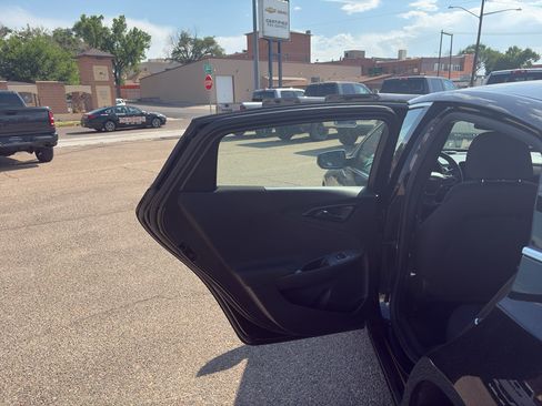 Used 2025 Chevrolet Malibu LT FWD image 19