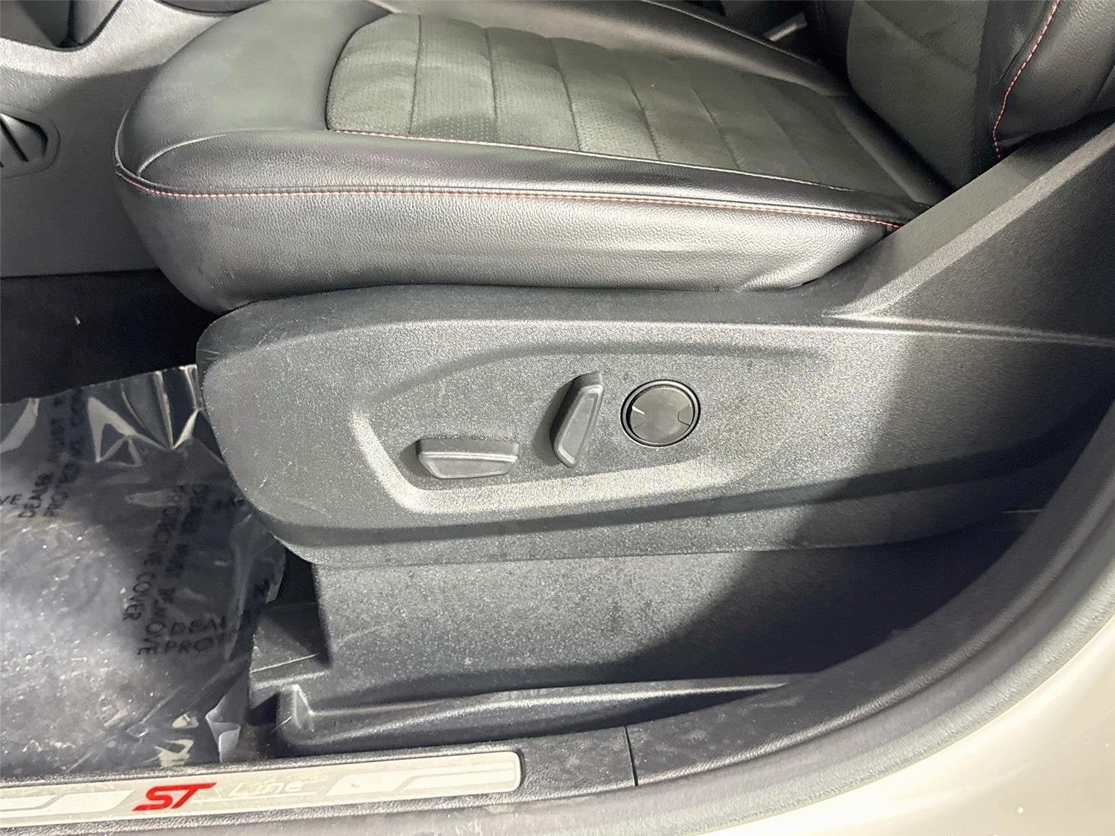 Used 2021 Ford Edge ST-Line AWD/4WD image 19
