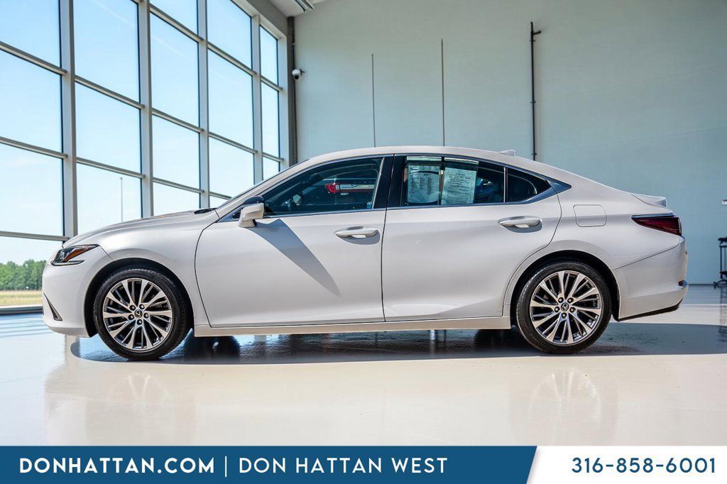 Used 2019 Lexus ES 350 w/ Premium Package FWD image 2