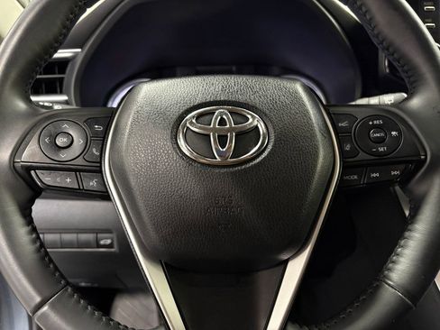 Used 2022 Toyota Venza LE image 18