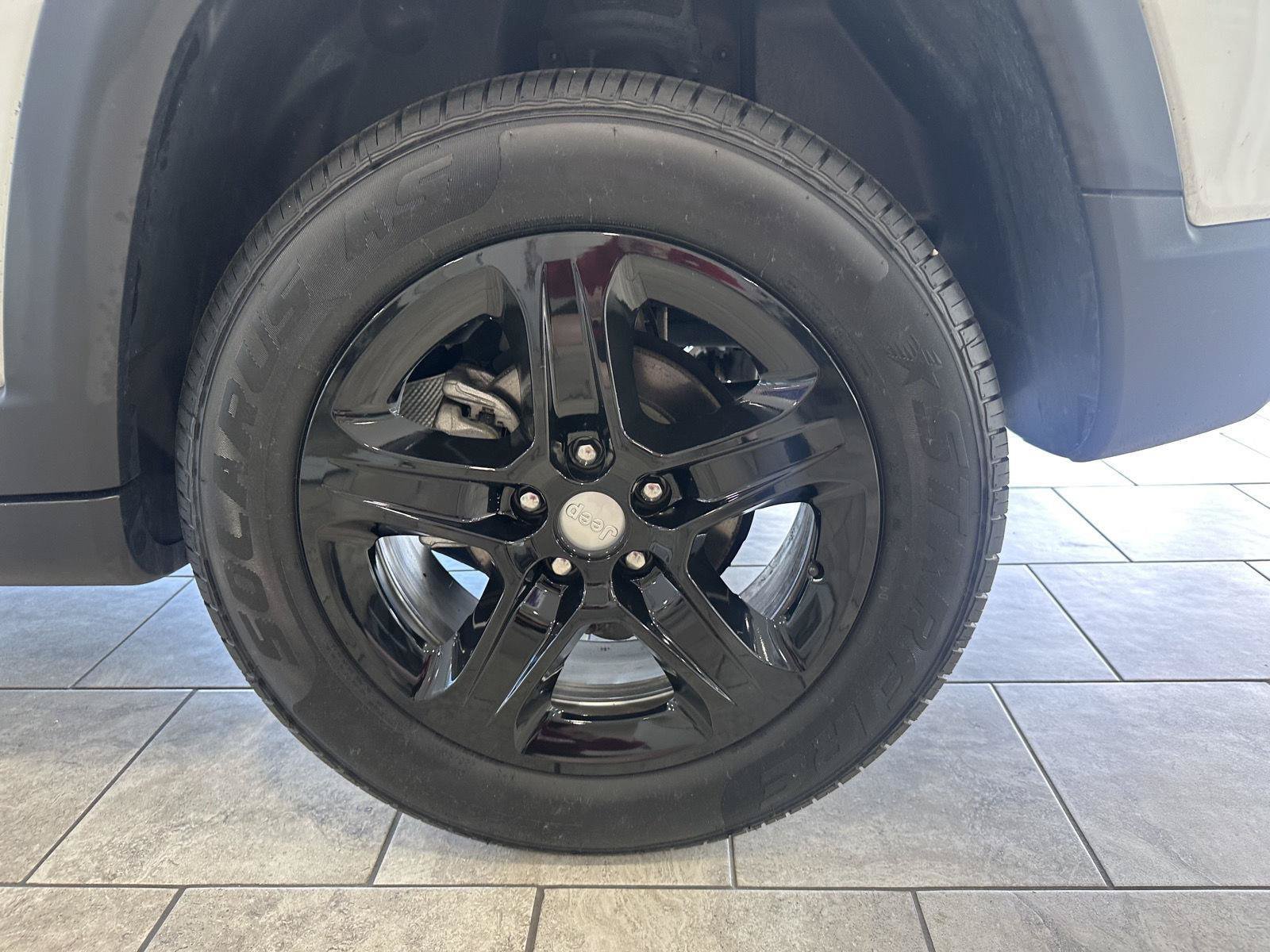 Used 2023 Jeep Compass Latitude AWD/4WD image 14
