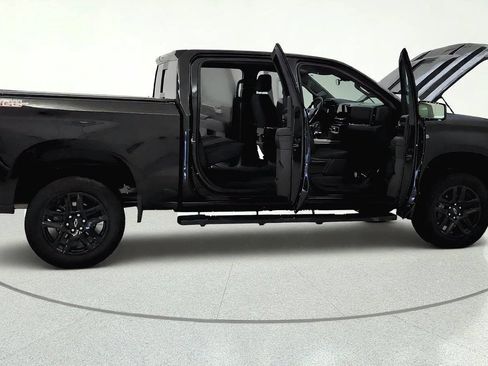 Used 2025 Chevrolet Silverado 1500 LT Trail Boss w/ Convenience Package II AWD/4WD image 12
